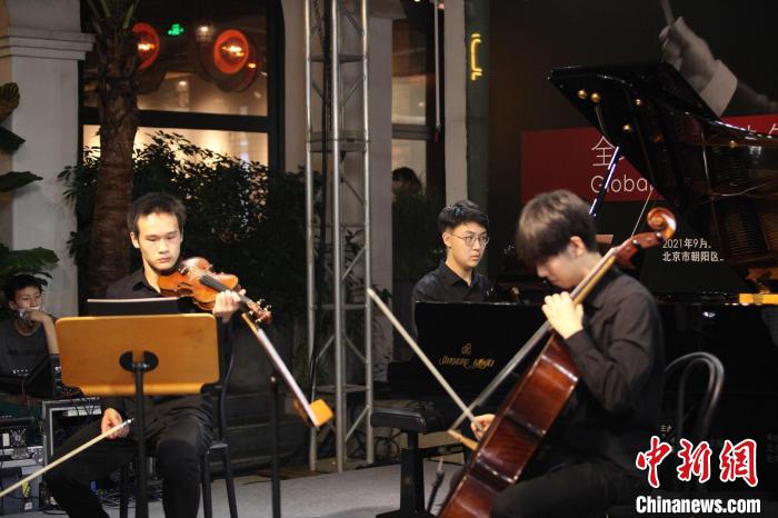 全球华人青少年乐团在京成立著名指挥家吕嘉任艺术总监