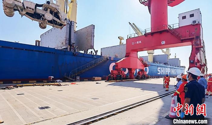上海出口多批重型装备助力“一带一路”建设