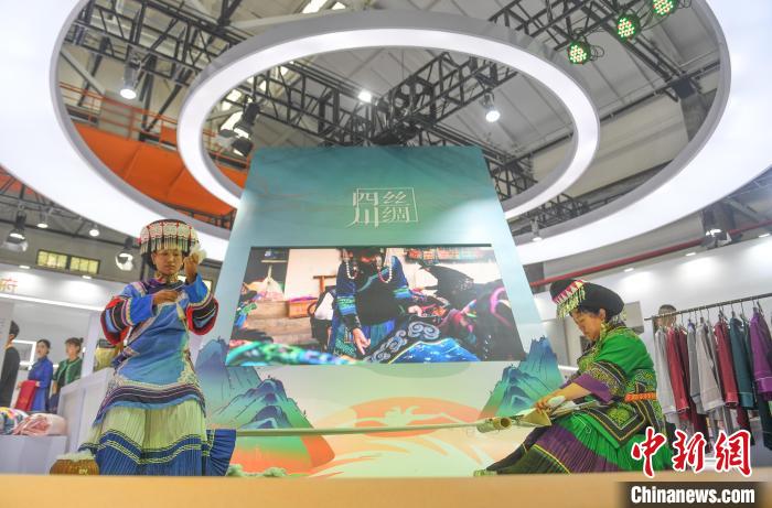 2021中国国际丝绸博览会：守正创新演绎新国潮