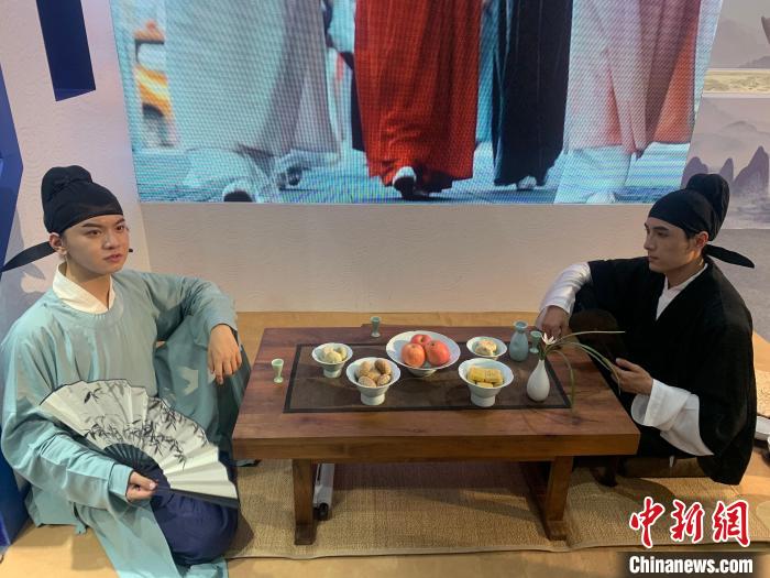 丝鹿东方·2021中国国际丝绸博览会实景互动沉浸展区。　奚金燕 摄