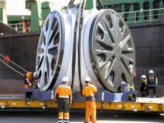 大型风电设备 从天津港出口