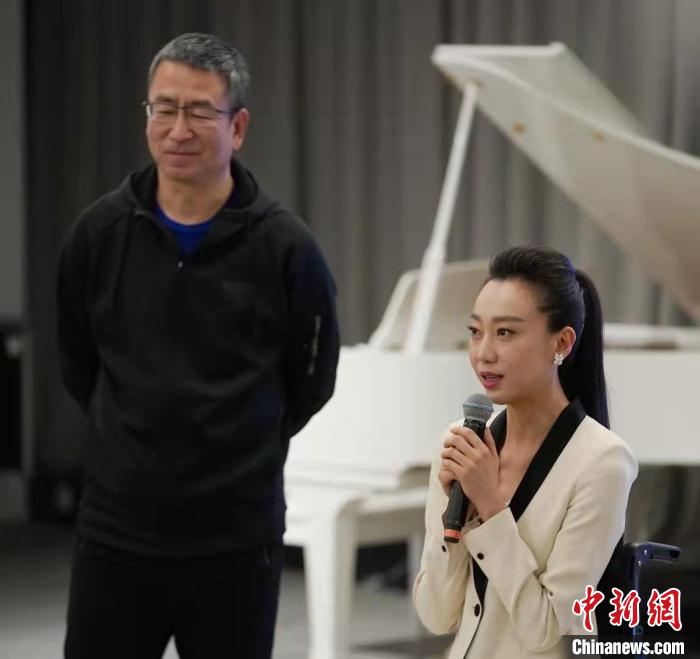 “星星的孩子”绽放“天使的微笑”舞蹈家刘岩十年打造公益项目