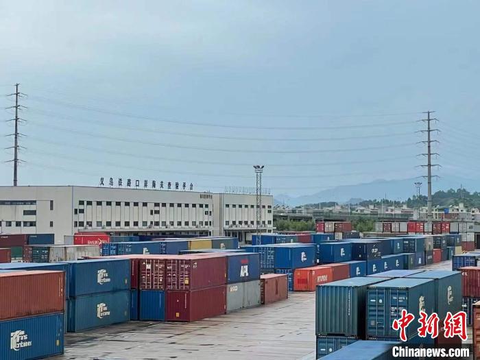 中国“入世”20年义乌逐渐形成“海陆空”开放大格局