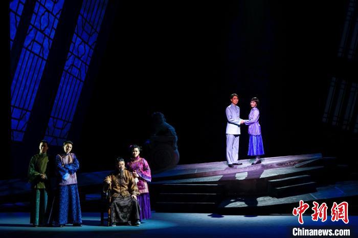 新创北京曲剧《家》在京首演