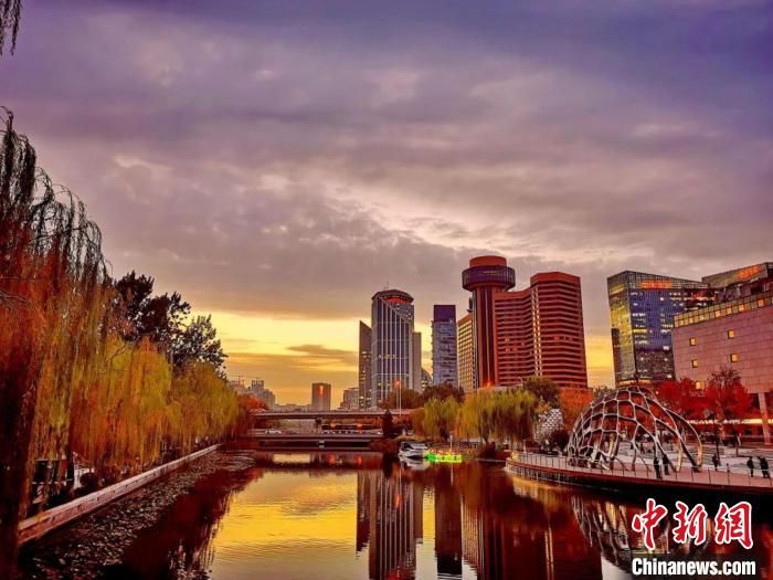 北京加强大运河文化带保护利用,建设通惠河、坝河(亮马河)、萧太后河、温榆河文化精品廊道。北京市朝阳区供图