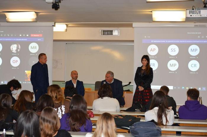 第五届意大利中国电影节“中国电影周”走进那不勒斯。欧洲时报记者张锐 摄