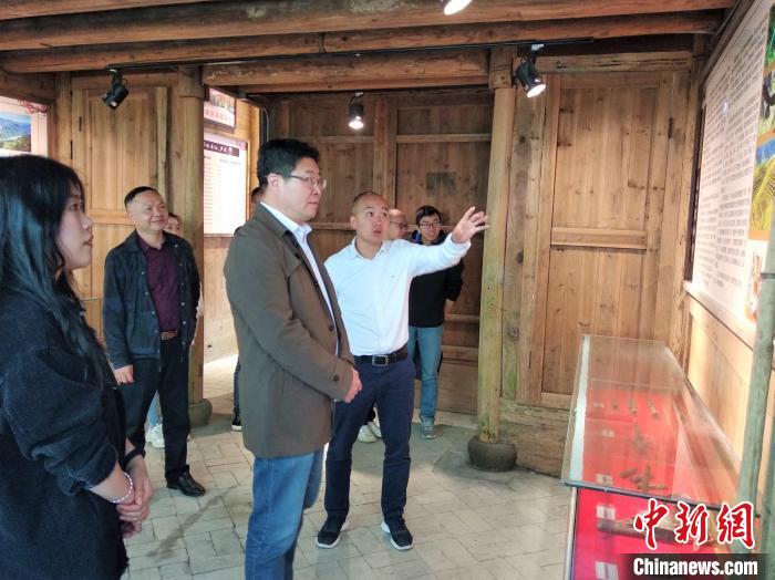 图为宁德市社科联一行参观英山乡人民公社旧址基地。宁德市社科联 供图