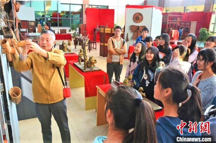 图为游客参观屏南耕读文化博物馆基地。宁德市社科联 供图