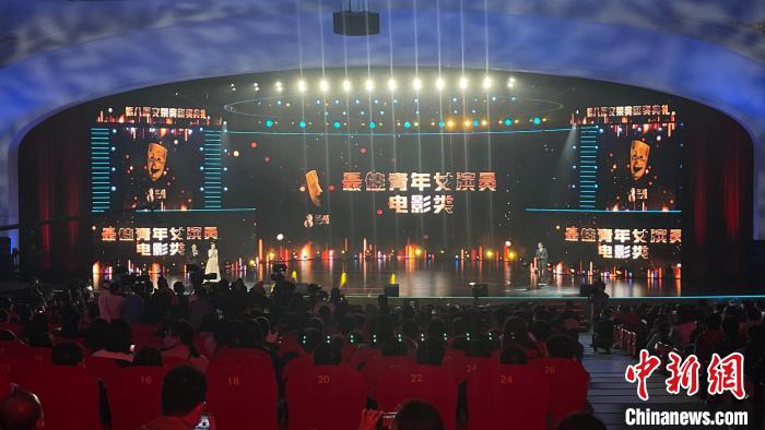 2021年第八届“文荣奖”颁奖典礼。董易鑫 摄