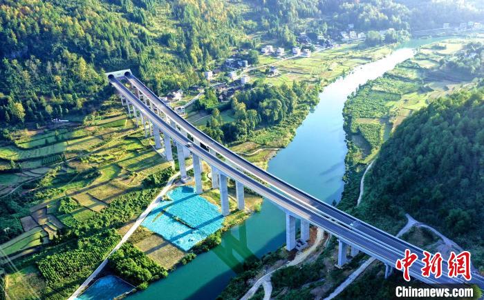 图为车坝河大桥。中交第四公路工程局有限公司供图