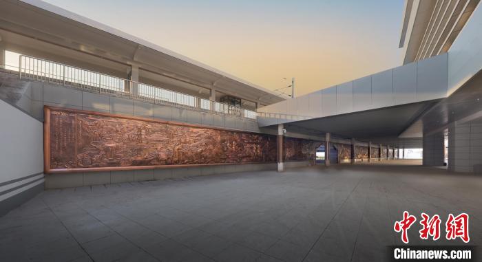 《浙东唐诗之路》壁画全景。袁佳鑫 摄