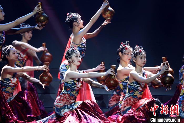 2022世界福州十邑春节联欢晚会在福州录制。　吕明 摄