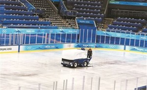 国家体育馆冬奥冰球场馆开启制冰 预计1月18日完成