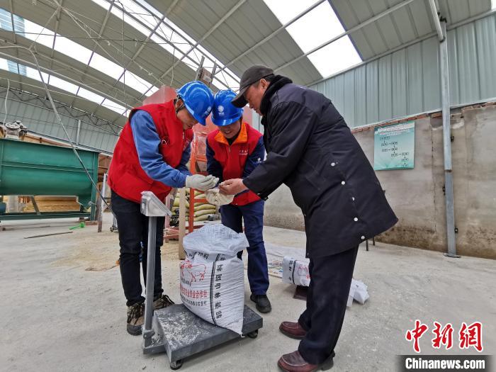 青海贵南：充足电力保障畜牧产业发展