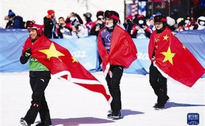 中国残奥单板滑雪队“云顶”爆发