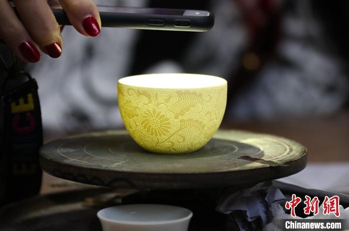 点击进入下一页