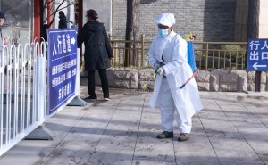 北京石景山:首个清明祭扫高峰日共接待祭扫群众15697人