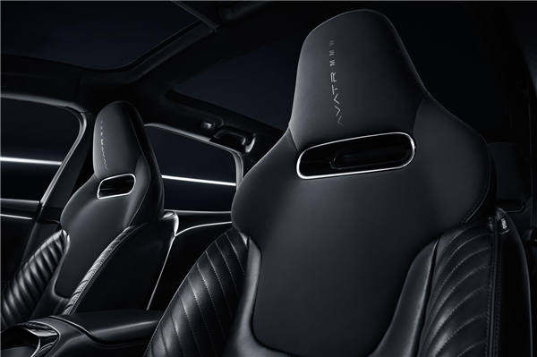 华为、宁德时代、长安倾力打造 阿维塔011联名限量版发布：通体黝黑