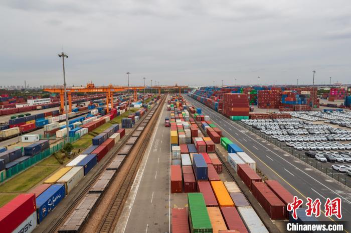 上海海铁联运3月来业务量逾8万标准箱同比增长42%