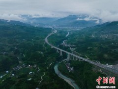 重庆城开高速贯通至城口县境内