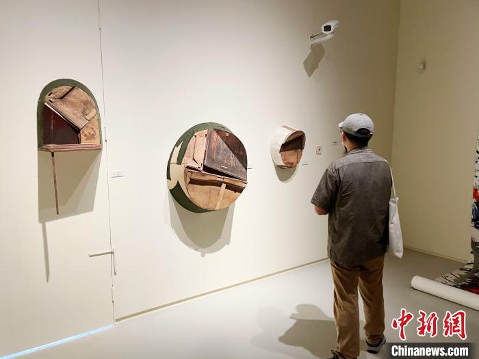 “2022全国青年艺术邀请大展”展览现场 高志苗 摄