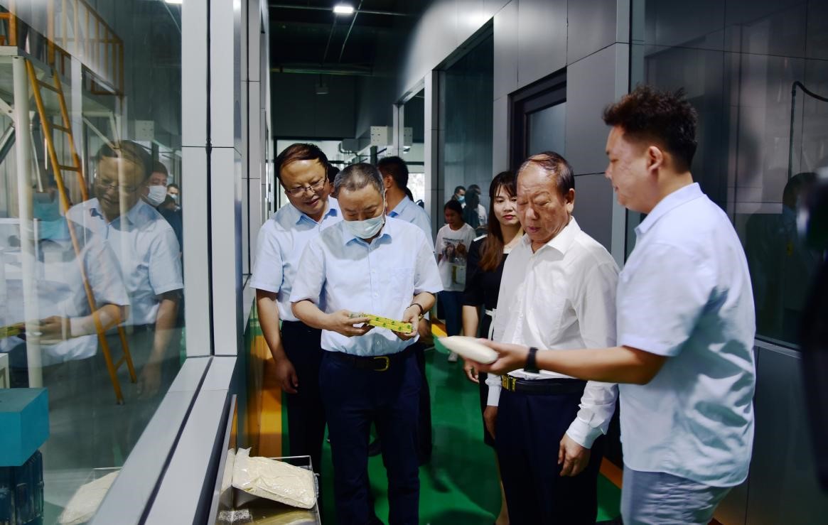 “三助工程”专家团在进行现场调研。 河北省市场监督管理局供图