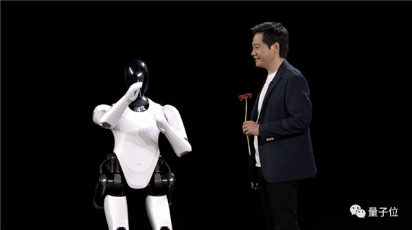 小米造“人”比特斯拉还快：首款全尺寸人形仿生机器人CyberOne发布