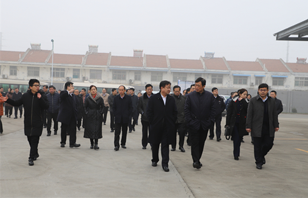 济宁高新区召开2019年全区重点项目观摩会