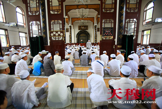 天穆村穆斯林群众迎来“开斋节”
