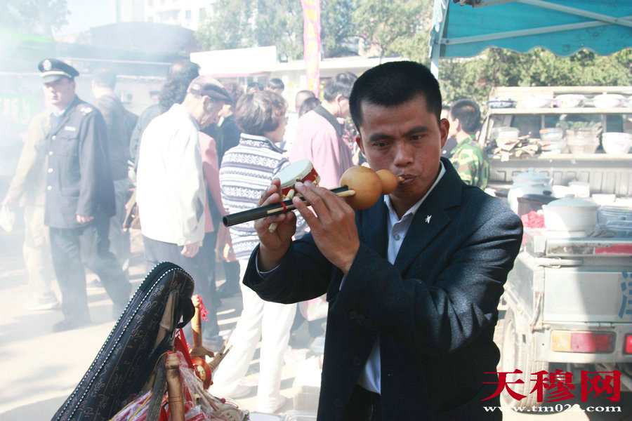 第四届天津天穆古尔邦文化节在天穆东苑社区隆重举行。