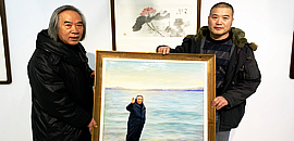 好峰尽在此境中——油画家李金玺创作霍春阳海边漫步写实油画