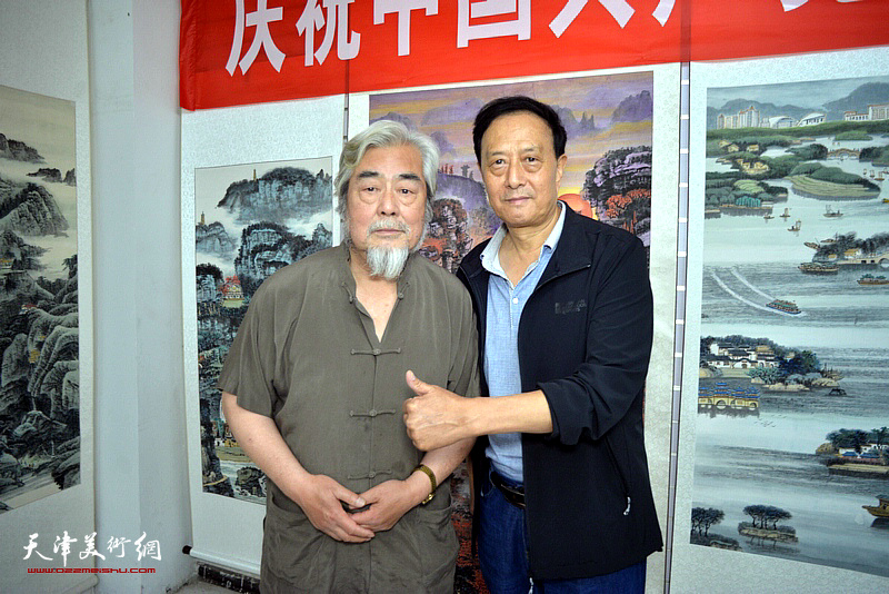 陈连羲、张玉明在陈连羲书画艺术展现场。