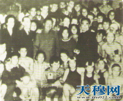 国务院总理周恩来接见参赛运动员