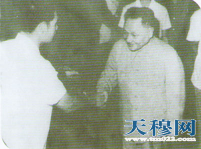 1984年天穆村将自来水引入各家各户