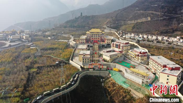 四川藏语佛学院阿坝分院全景。　安源 摄