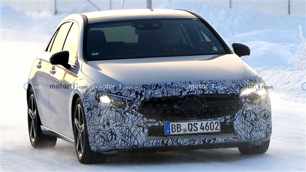 新款奔驰A级路试谍照曝光!有望换装吉利发动机