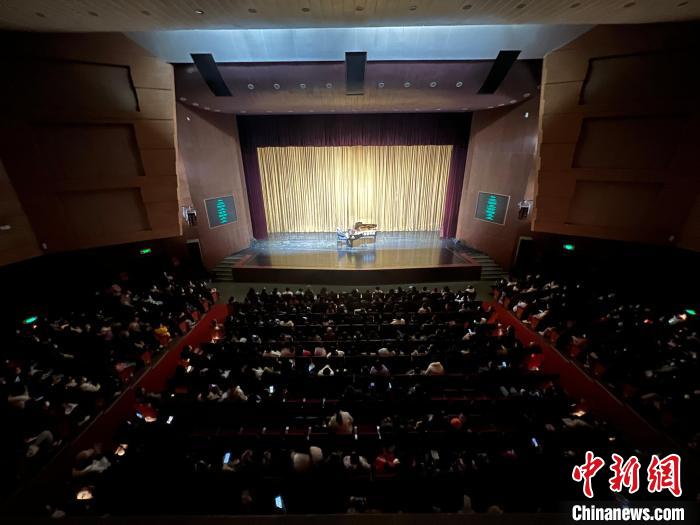 演出现场 张立程 摄