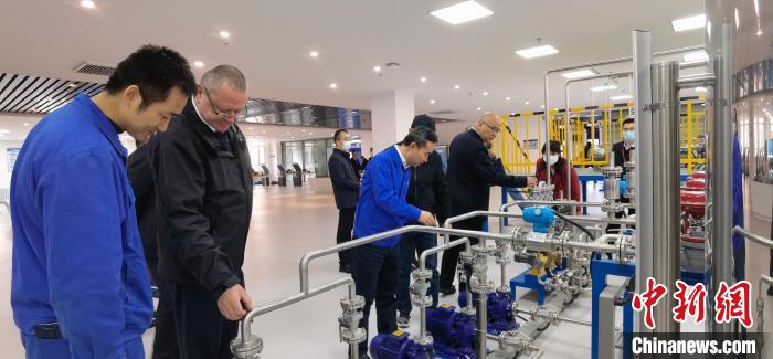 2021年10月,甘肃省首届“陇原工匠—德国制造”技能交流会议在兰州新区举行。(资料图) 魏建军 摄