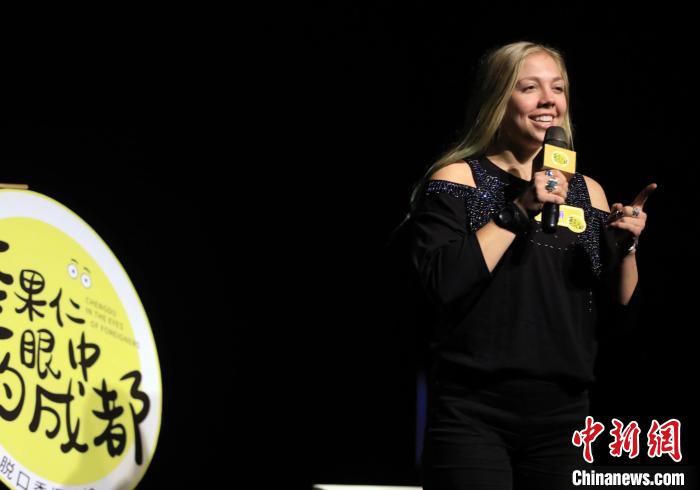 脱口秀活动现场。　王磊 摄