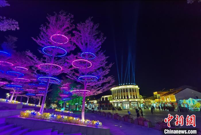 正果老街灯光璀璨 广州市增城区委宣传部 供图