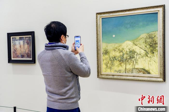 文祯非写意油画作品展亮相中国美术馆