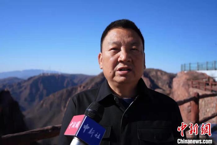 谈及未来，李松辰说，他的目标是让老百姓腰包更鼓、日子更好。　李超庆 摄