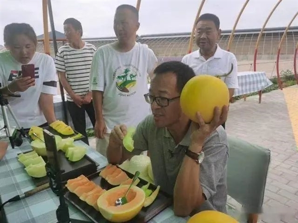 俞敏洪回应农产品带货被吐槽贵:选的是最好的 不是最便宜的