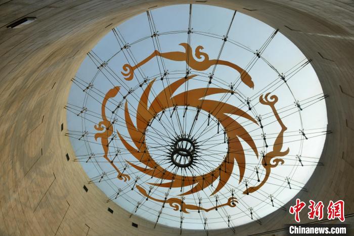 金沙遗址博物馆内的太阳神鸟装饰。(资料图) 张浪 摄