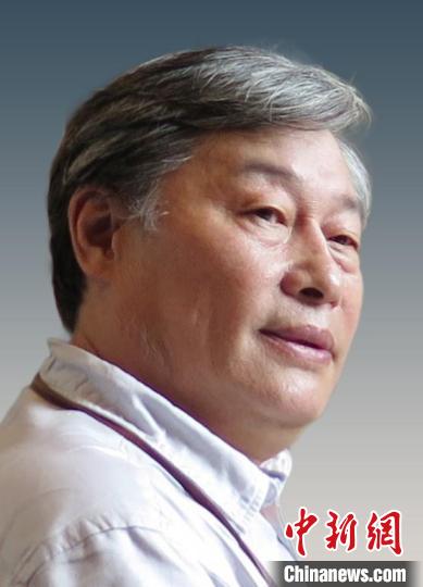 《尘埃落定》《人间正道是沧桑》两部戏剧的导演胡宗琪获得“最佳导演”荣誉 广东省艺术研究所 供图