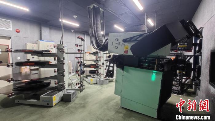 中国科技馆巨幕影院放映IMAX大画幅胶片电影设备。 中国科技馆 供图