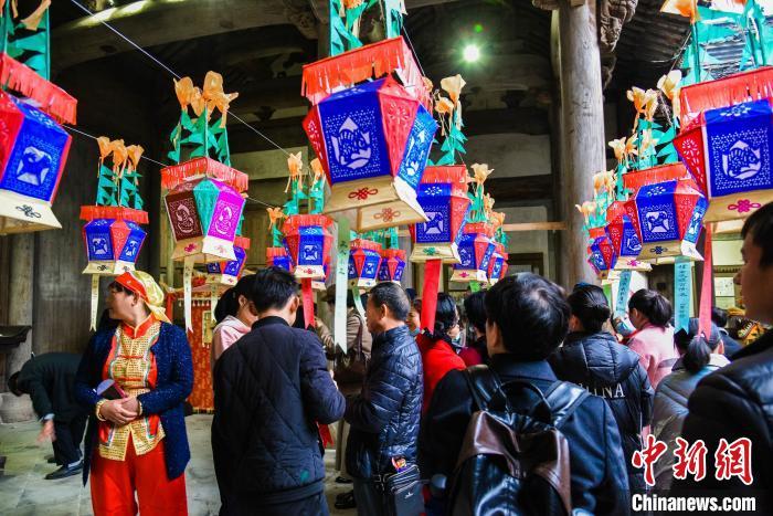 点击进入下一页