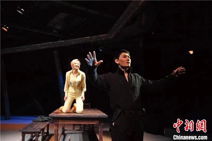 《朱丽小姐》再登舞台 李春光 摄