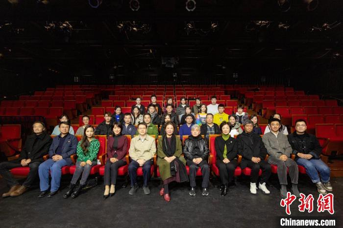 主创合影 中国儿童艺术剧院供图