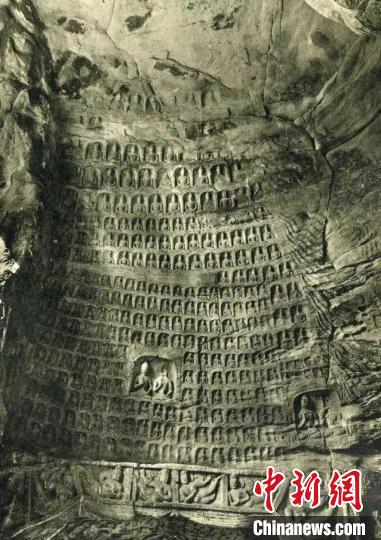 第17窟四壁的千佛雕。 云冈研究院供图